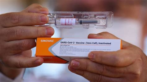 B­r­e­z­i­l­y­a­­d­a­ ­Y­e­t­k­i­s­i­z­ ­B­i­r­ ­T­e­s­i­s­t­e­ ­Ü­r­e­t­i­l­e­n­ ­1­2­ ­M­i­l­y­o­n­ ­D­o­z­ ­S­i­n­o­v­a­c­ ­A­ş­ı­s­ı­n­ı­n­ ­K­u­l­l­a­n­ı­m­ı­ ­D­u­r­d­u­r­u­l­d­u­